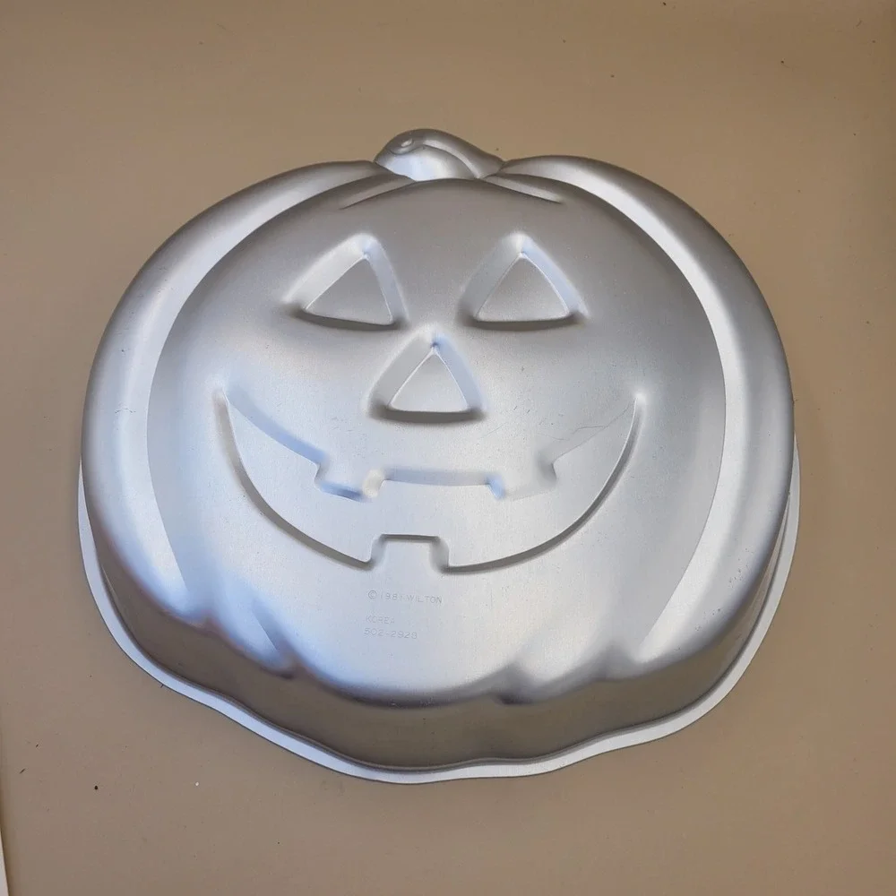Wilton Jack-O-Lantern Pumpkin Cake Pan Vintage 1991 Halloween Aluminum 2105-3068
